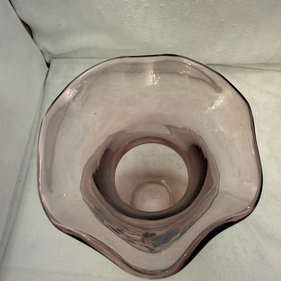 FENTON Teleflora 8" Ruffled Purple Amethyst Glass Vase, Hand
Painted Floral - Picture 6 of 7